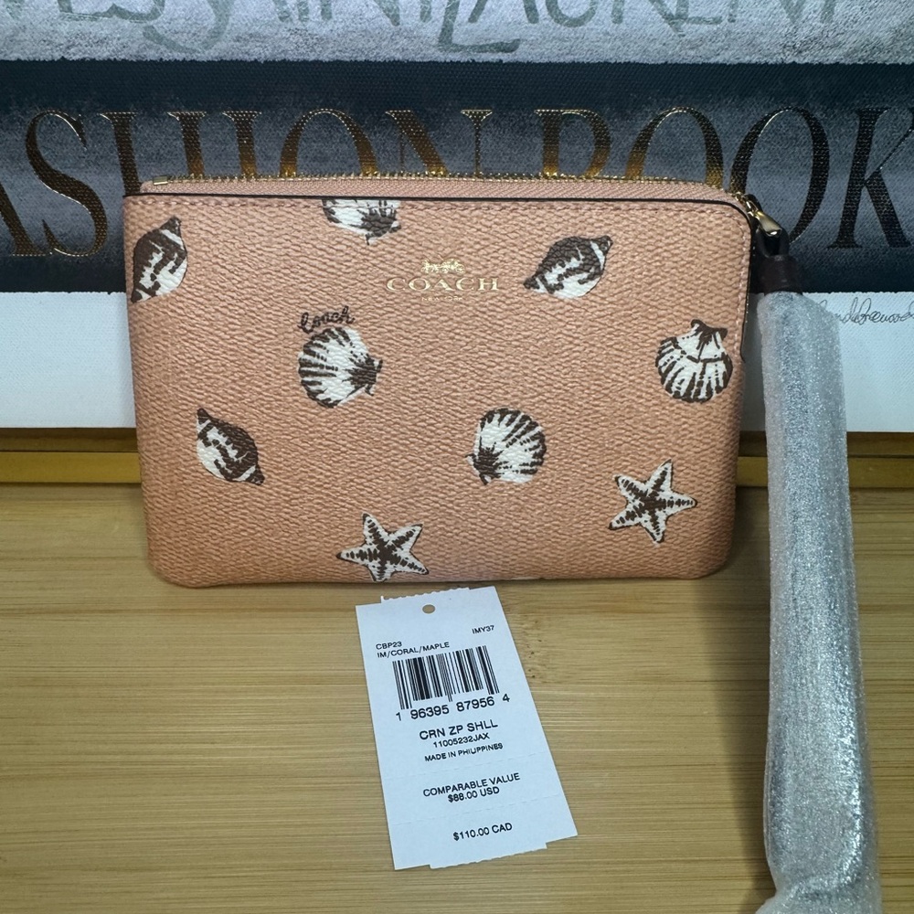 Coach Corner Zip Wristlet With Shell Print - Picture 1 of 3